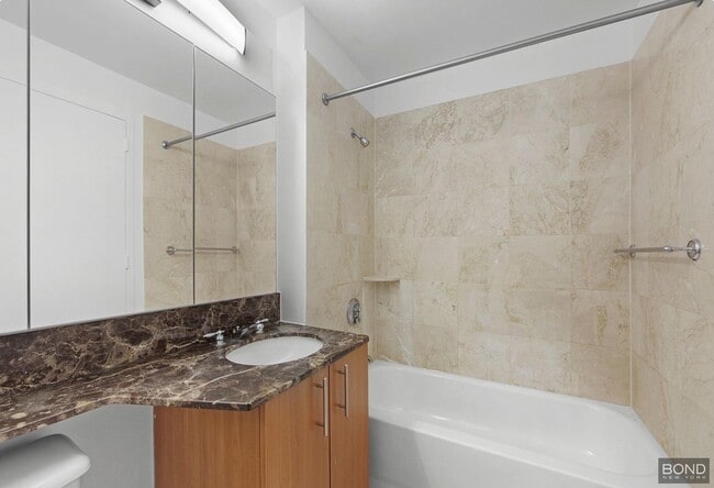 Building Photo - 408 E 92nd St