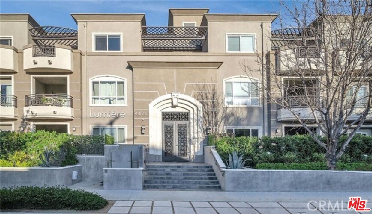 Primary Photo - 4424 Whitsett Ave