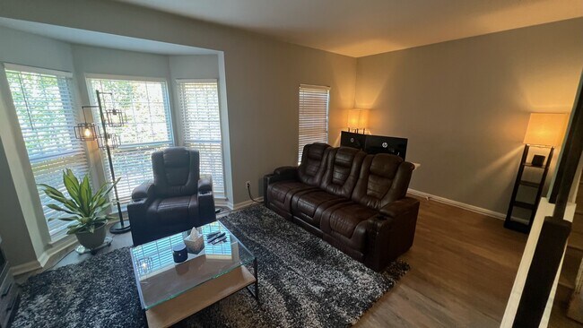 Living Room (Front) - 622 Huffine Manor Cir