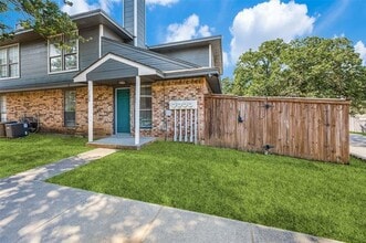 Building Photo - 117 Peachtree Ct