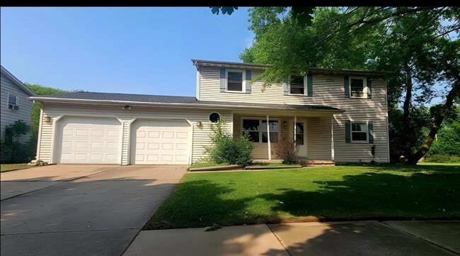 Building Photo - 451 N Saint Bernard Dr