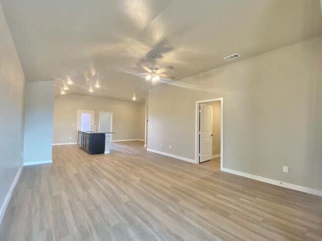 Foto del edificio - Great 3/2/2 now available in Bell Farms.
