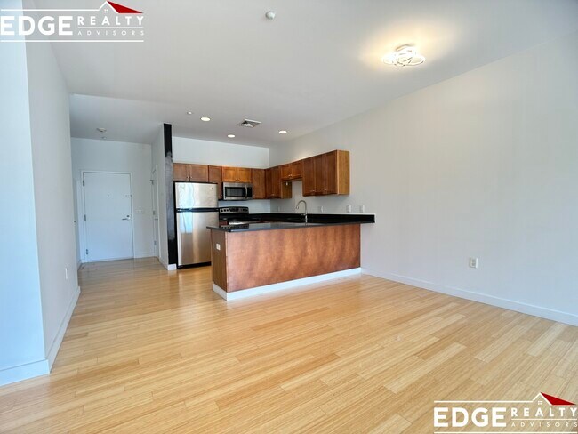 Foto del edificio - 99 Chestnut Hill Ave