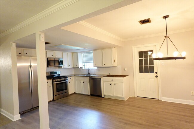 Foto del edificio - 11115 BurningBush Ln