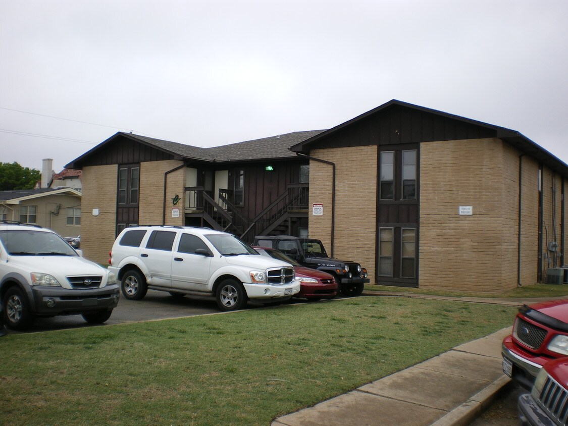 Building Photo - 223 S Monroe St