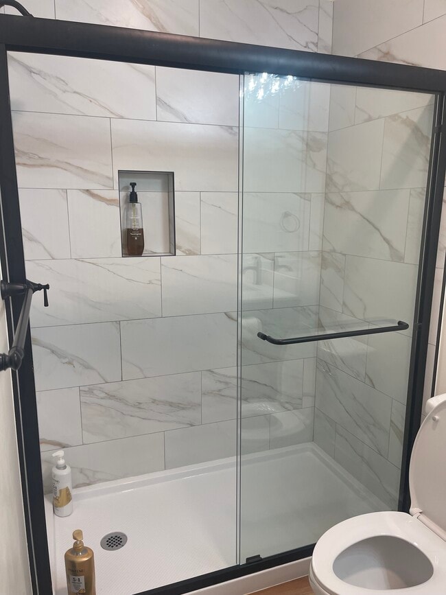 Building Photo - 734 Campbell St