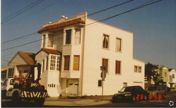 Building Photo - 200 Hillcrest Dr