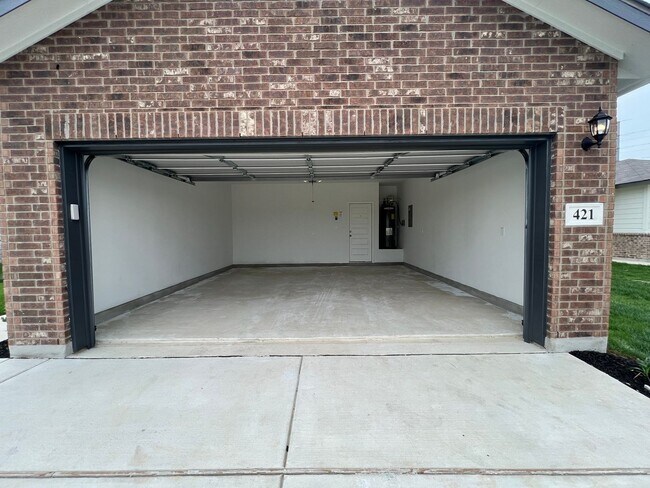 Foto del edificio - Beautiful 4/2.5 home in Hannah Heights