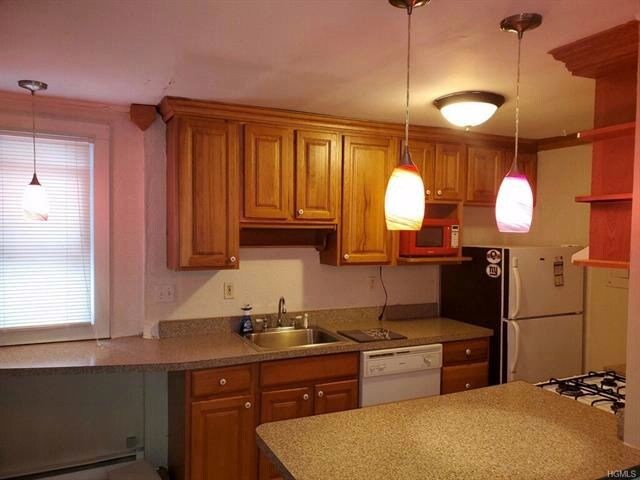 Primary Photo - 323 Coldenham Rd