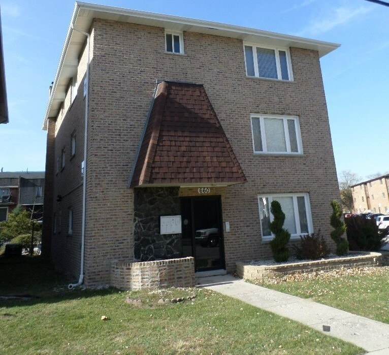 660 Clyde Ave Unit 3N, Calumet City, IL 60409 Condo for Rent in