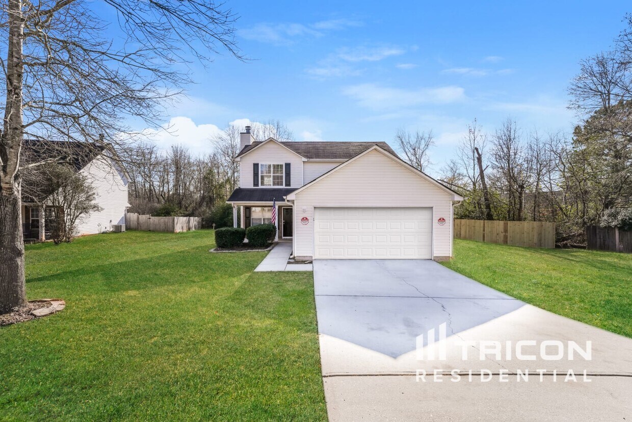 Foto principal - 128 Waters Edge Drive Locust Grove GA