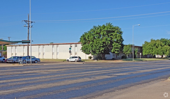 Building Photo - Ashwood Court