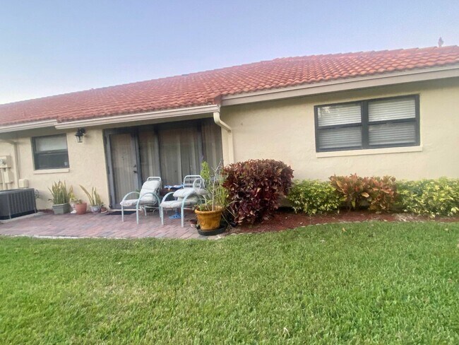 Building Photo - 9840 Clusia Tree Dr