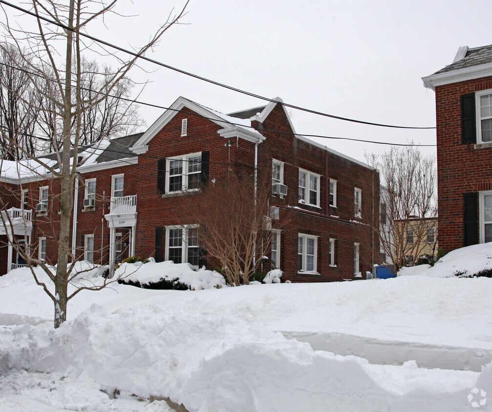 Primary Photo - 2204 40th Pl NW