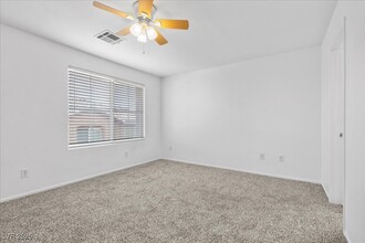 Building Photo - 32 Red Oak Canyon St