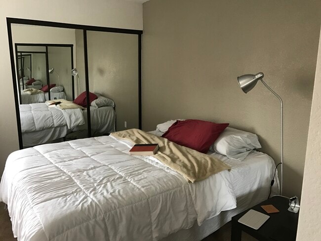 Building Photo - 2071 Foxhall Loop