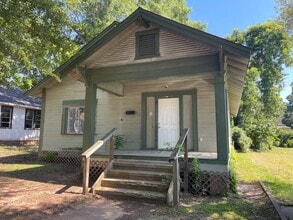 Building Photo - 3125 Stonewall St