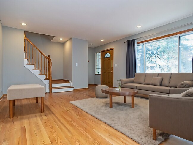 Foto del edificio - 4452 W Dakin St