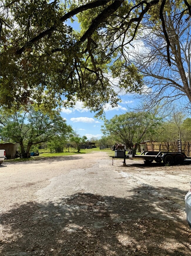 Building Photo - 602 Massey Tompkins Rd