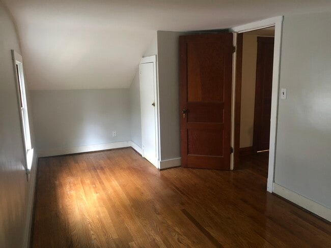 Upstairs bedroom 1 - 132 N Crestmoor Ave