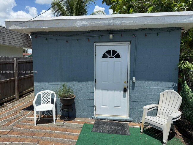 Foto del edificio - 48 SW 11th St