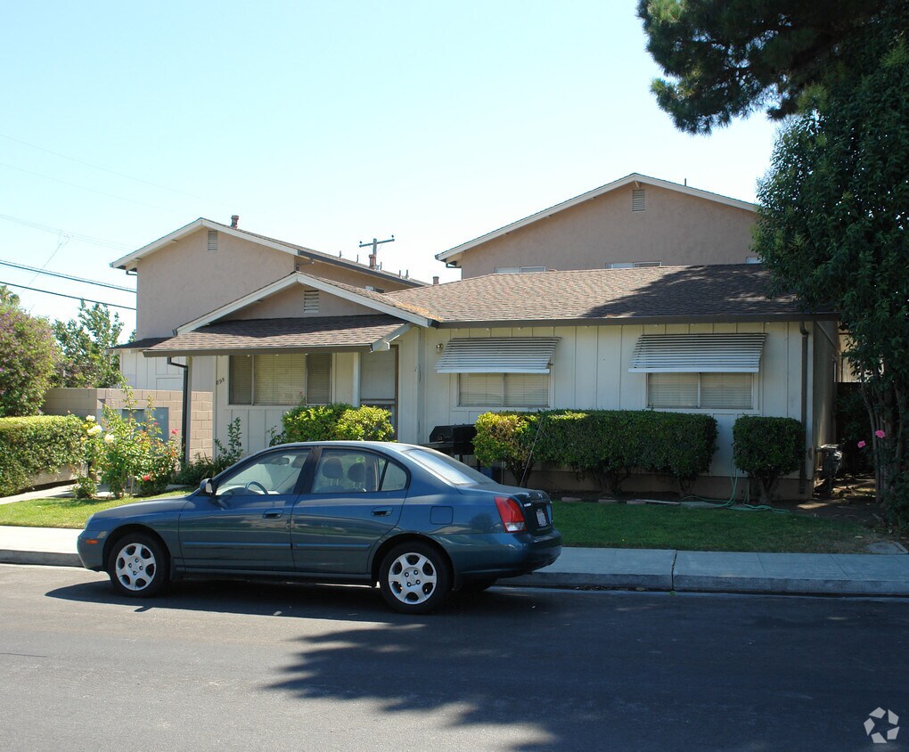 Building Photo - 895 Burbank Dr