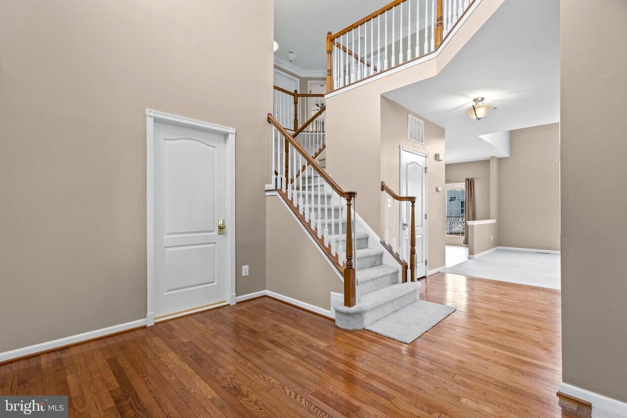 43072 Hallmark St, Chantilly, VA 20152 House Rental in Chantilly, VA