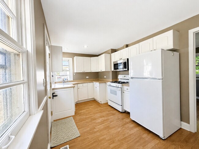 Foto del edificio - 21365 W Ridge Rd
