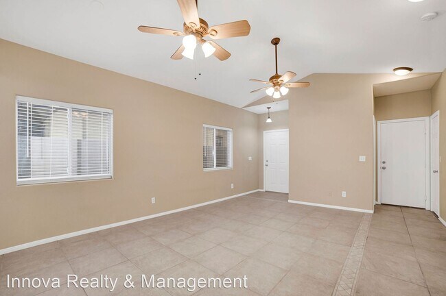Building Photo - 3 br, 2 bath House - 4685 E Utah Ave