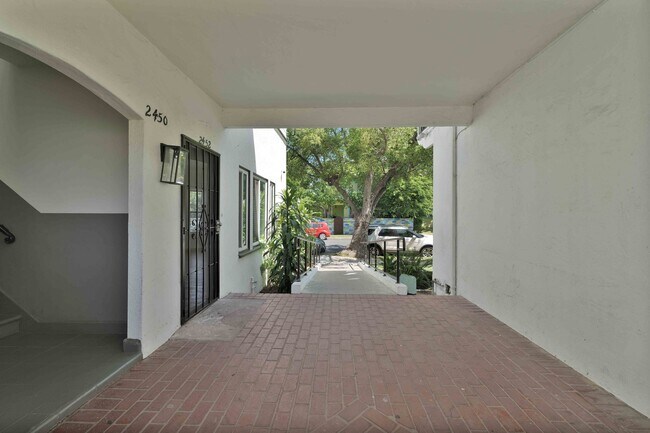 Foto del edificio - 2452 W 18th St