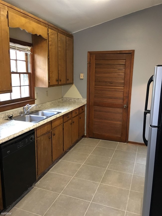 Foto del edificio - 1905 Mitchell Rd NW