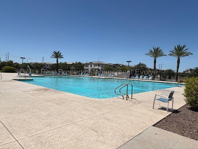 Foto del edificio - 5731 W Encinas Ln