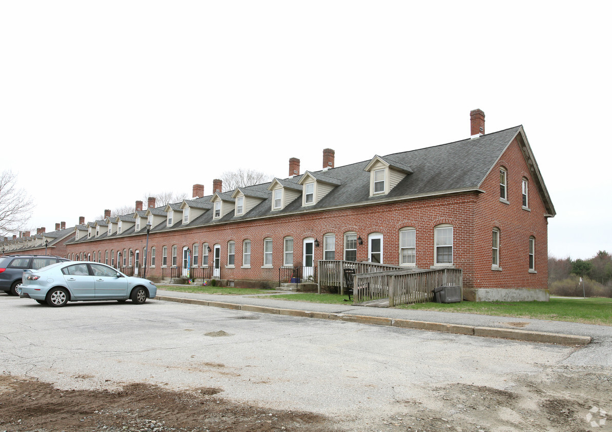 Foto del edificio - Quebec Square Village