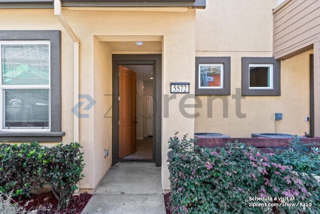 Foto del edificio - 5572 Campbell Ln