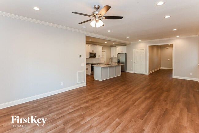 Building Photo - 1250 Pless St NW