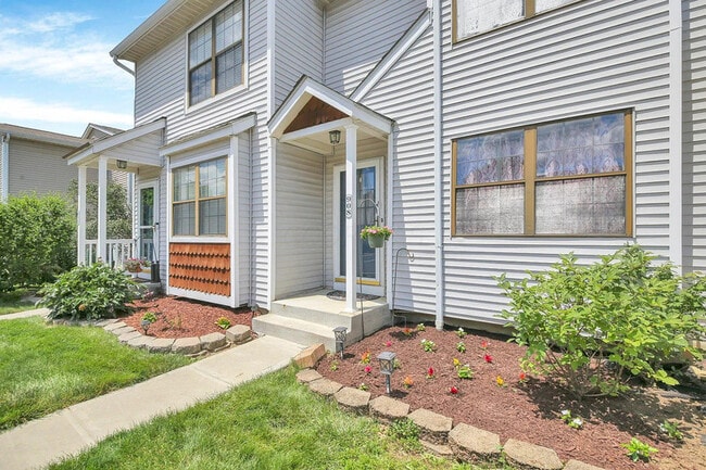 Building Photo - 908 Charnwood Ln