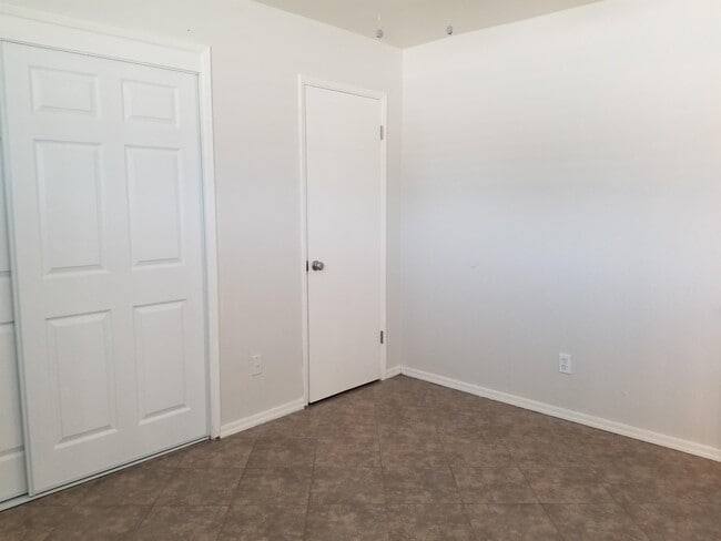 Building Photo - 2019 W Turney Ave