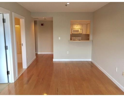 Building Photo - 534 Commonwealth Ave