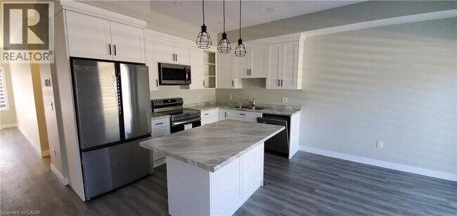 Photo du bâtiment - 200 HOOPER St