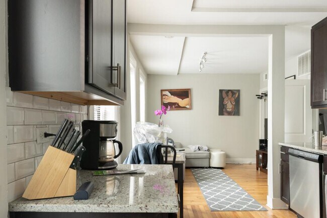 Building Photo - 1 bedroom in Chicago IL 60642