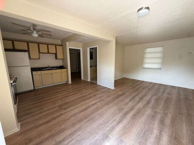 Foto del edificio - 717 SW 2nd Ct