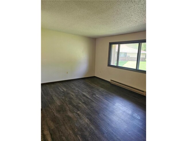 Foto del edificio - 551 Lakeview Rd