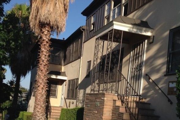 Foto del edificio - 4422 Clinton St