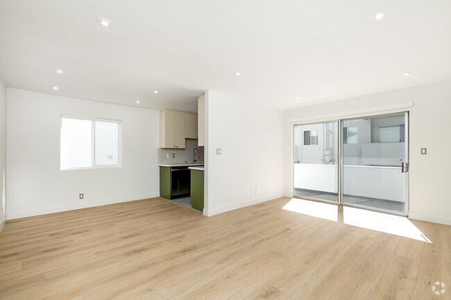 Living Room - Franklin Park Apartments