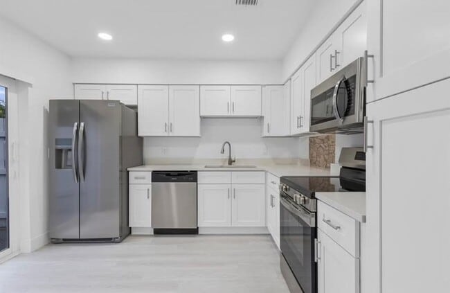 Building Photo - 6993 NW 29th Way