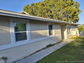 Building Photo - 1420 White Pine Dr