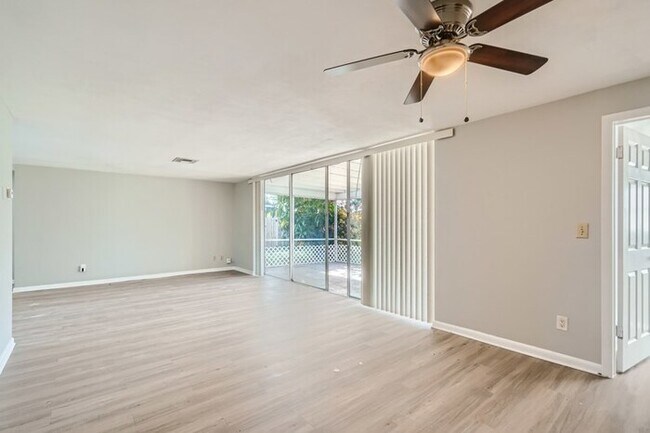 Building Photo - 3696 Dogwood Avenue