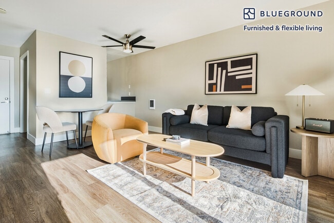 Foto del edificio - 644 Edgewater Blvd