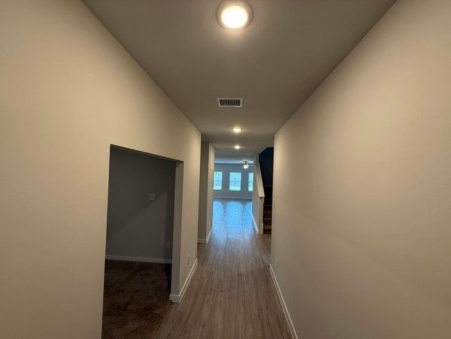 Building Photo - 25105 Pomegranate Pl