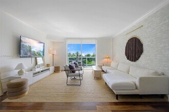 Building Photo - 10275 Collins Ave